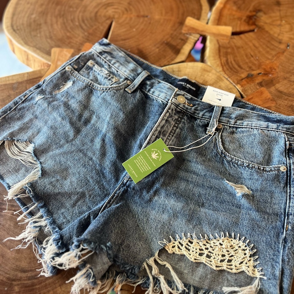 Lucky Brand NWT shorts size 32/14